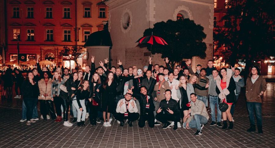 Krakow: Pub Crawl with 1 Hour of Unlimited Alcoholic Drinks - The First Hour: The Power Hour Setup (Unlimited Drinks Plus Magic)