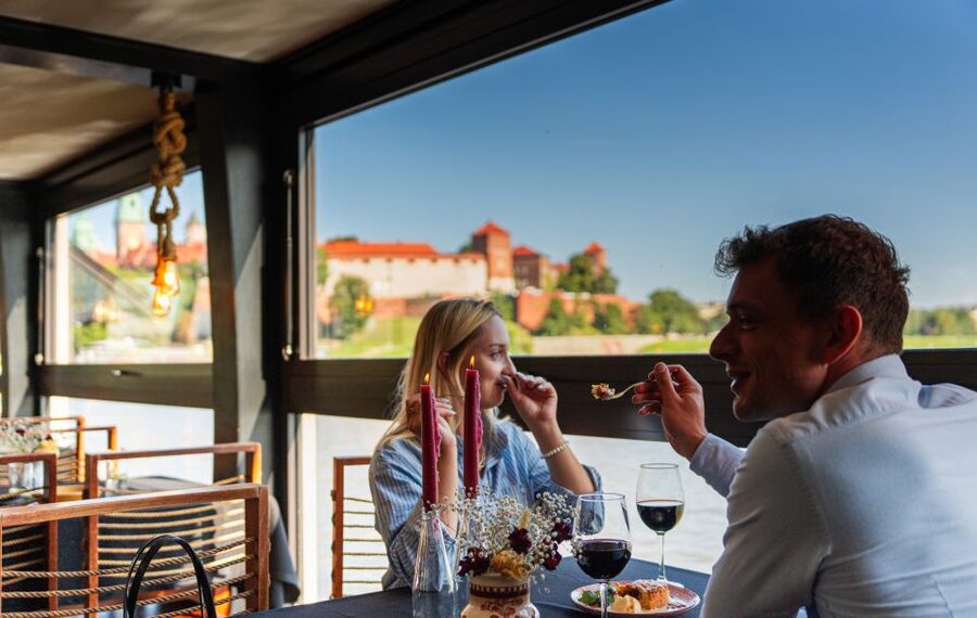 Krakow: Romantic Dinner with a Cruise on the Vistula River - Dinner Timing and the Wawel Light Show Feeling