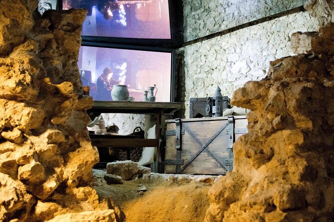 Krakow: Rynek Underground Museum Skip-the-line Guided Tour - What makes Rynek Underground different from a museum stop