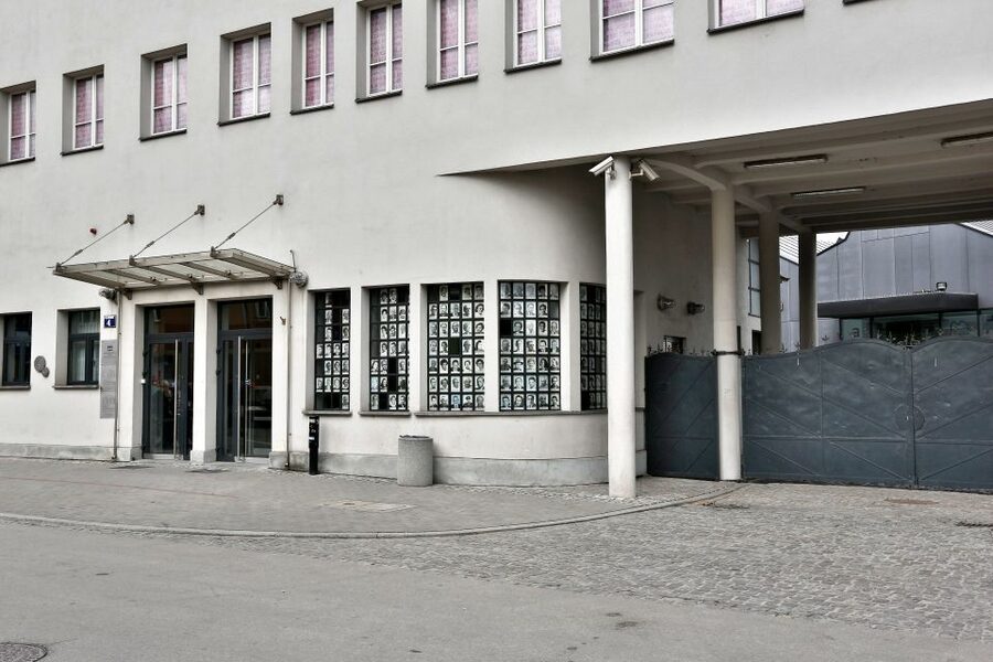 Krakow: Schindler's Factory Guided Tour with Entry Ticket - Should you book this Schindler’s Factory guided tour?