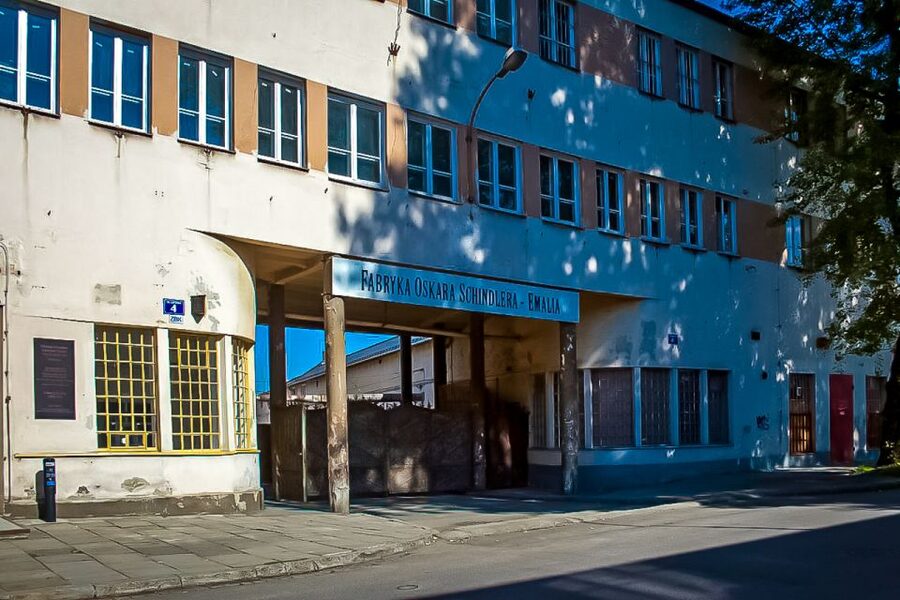 Krakow: Schindler’s Factory Guided Tour with Ticket - How the guide affects your experience: pacing, empathy, and clear answers