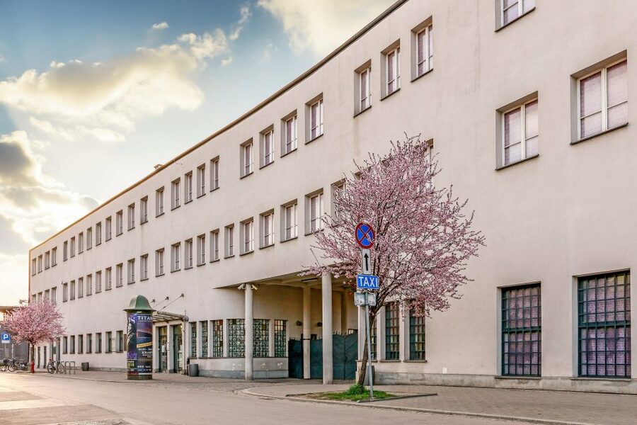 Krakow: Schindler's Factory Guided Tour - Nazi occupation in Krakow: how the story is framed for a guided visit