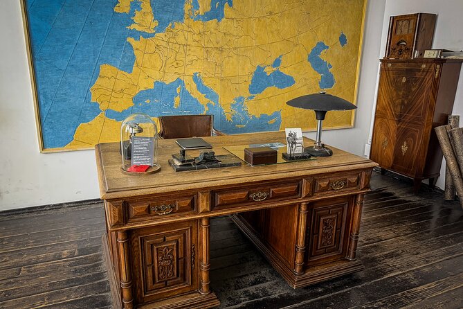 Krakow Schindler's Factory Museum Guided Tour in English - Seeing Schindler’s List locations without losing the historical focus