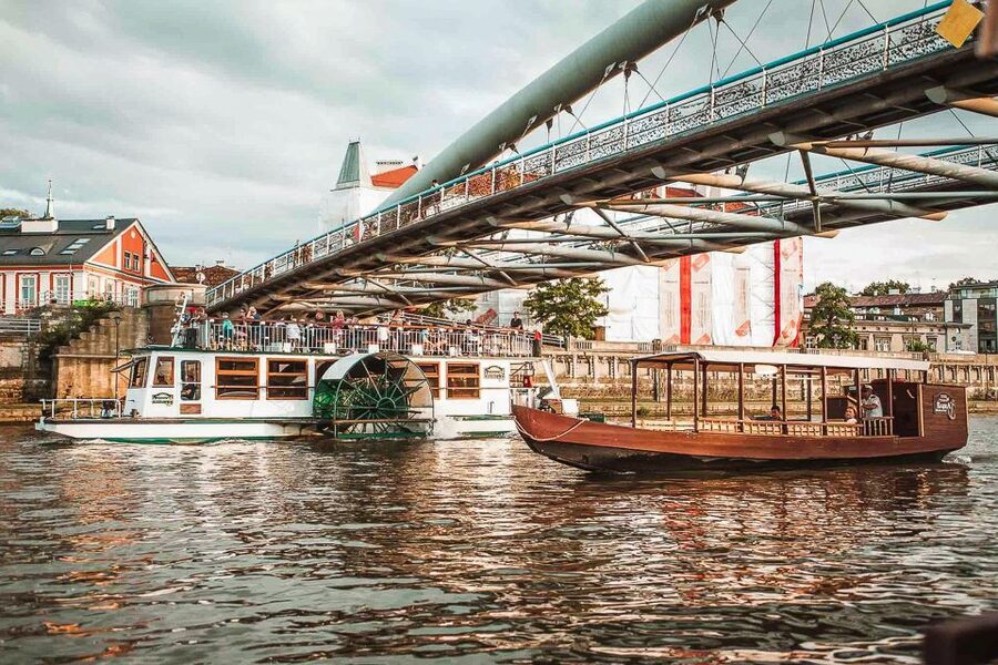 Krakow: Sightseeing Cruise by Vistula River - Dębniki District, Saltwator, and Kazimierz, how the neighborhoods read from the water