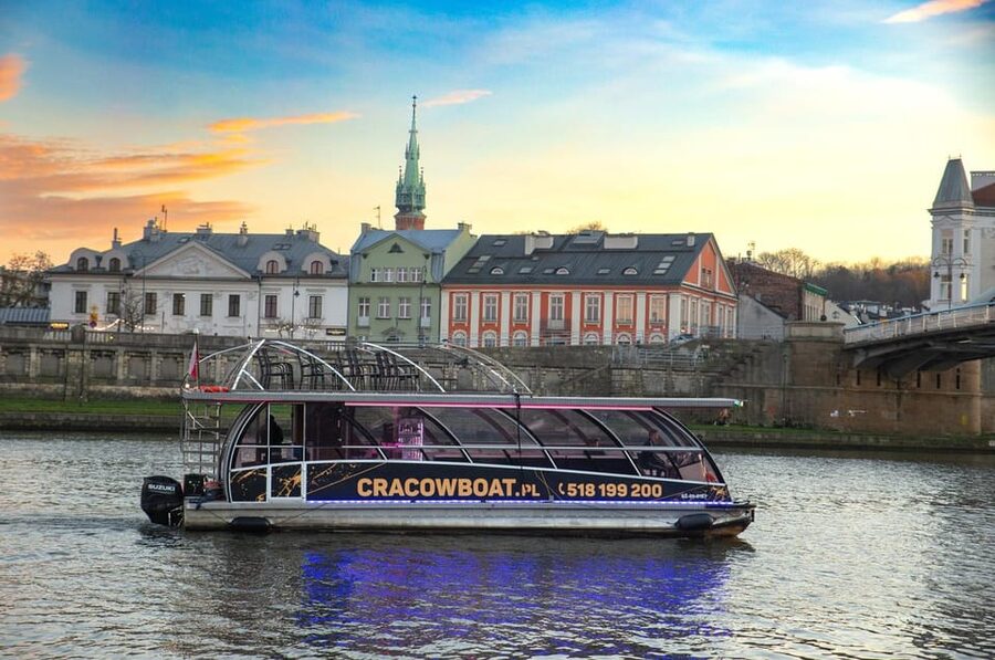 Krakow: Sightseeing Cruise on Vistula River with Audio Guide - Ghetto Heroes Square and the Krakow Jewish Ghetto, Memory on the Waterline