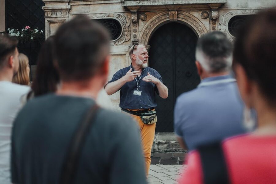 Krakow: Spooky Tales Guided Walking Tour - Krakow ghosts on a live walking route: Lady in Black and The White Lady