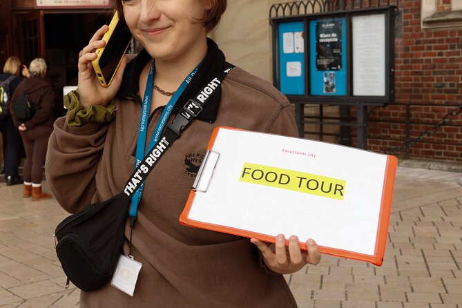 Krakow: Street Food Walking Tour - Meeting at Saint Mary’s Church, then keeping the pace simple