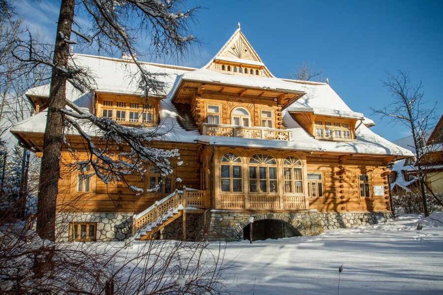Krakow: Tatra Mountains and Zakopane Full-Day Private Tour - Chocholow village: wooden houses and folk art in a calmer pace