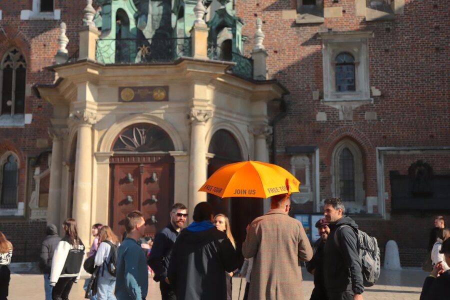 Krakow: The Old Town Walking Tour - Wawel Castle: Finishing at Krakow’s Royal Center