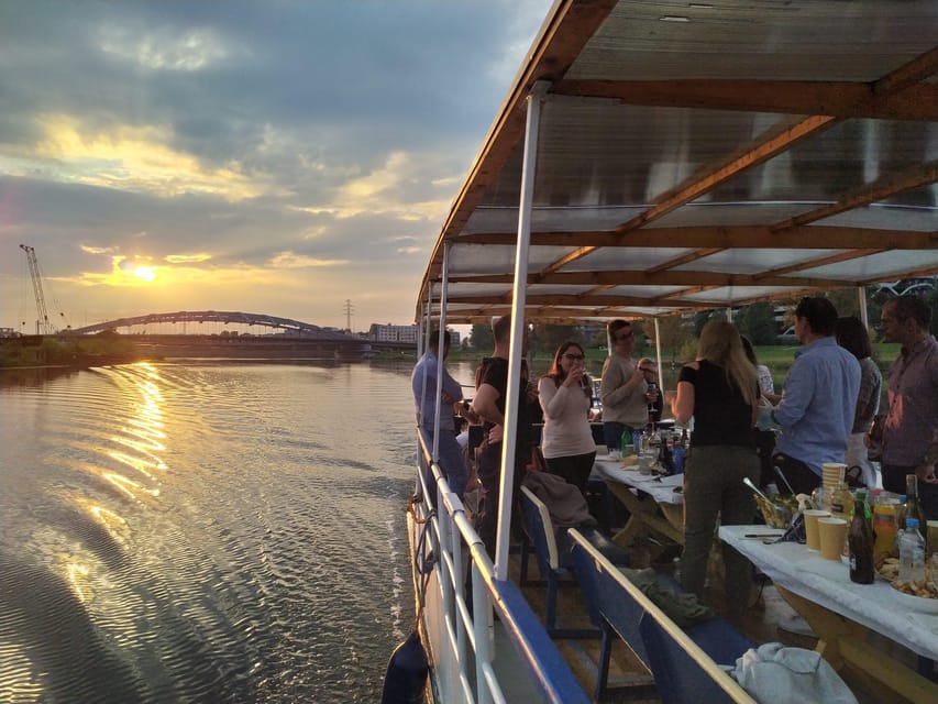 Krakow: Vistula River Cruise with Historical Views - Wawel Castle to Old Town Views, What You See and Why It Matters