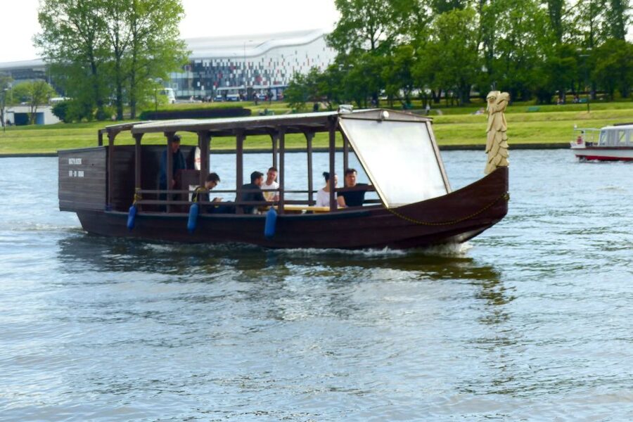 Krakow: Vistula River Cruise with Historical Views - Meeting at Powiśle Street, Then Starting by Wawel Hill