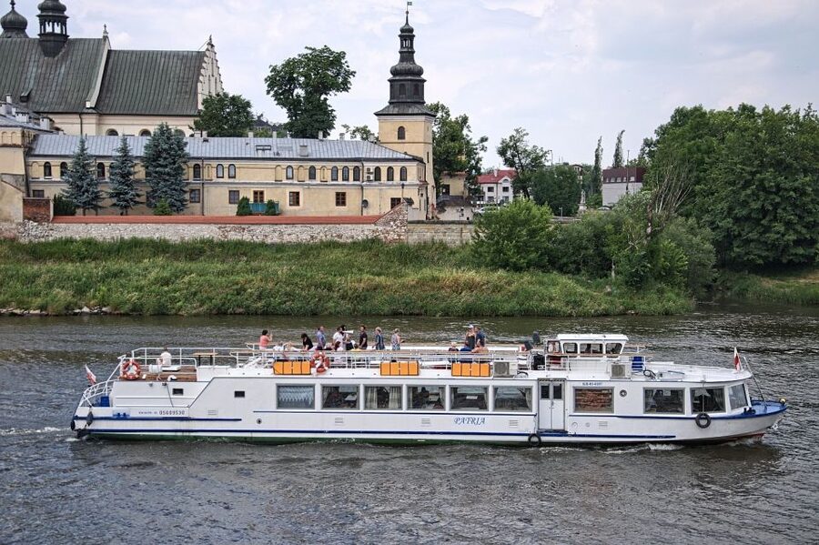 Krakow: Vistula River Panoramic Boat Tour ️ - Key things to know before you board Kapitan Victor