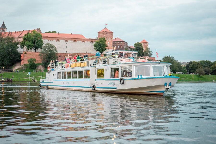 Krakow: Vistula River Panoramic Boat Tour ️ - Why this river cruise feels like good value at $16