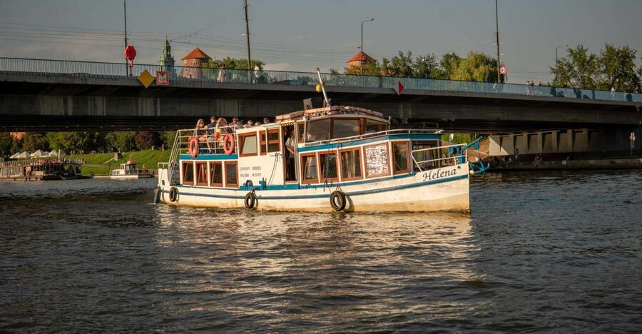 Krakow: Vistula River Sightseeing Cruise ️ - Wawel Hill panorama and the Dragon Statue, the postcard moments