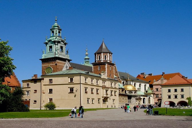 Krakow: Wawel Castle & Cathedral Guided Tour - Wawel Royal Castle in 2 hours: rooms that explain the monarchy