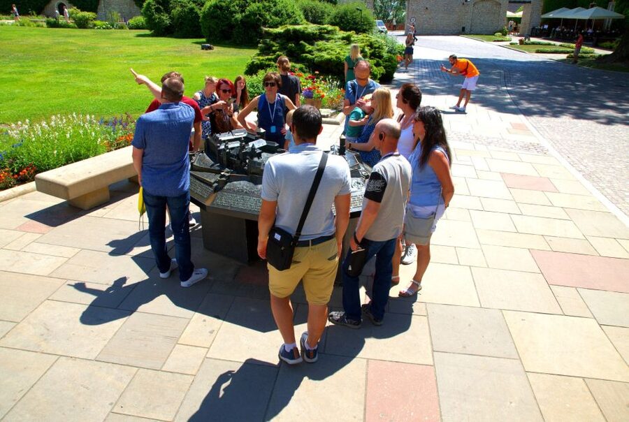 Krakow: Wawel Castle Guided Tour with Entry Tickets - Price and value: what you get for about $35