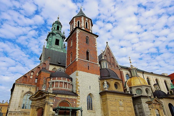 Krakow: Wawel Castle Guided Tour with Skip-The-Line Entry - Skip-the-Line Entry at Wawel: What It Changes for Your Day