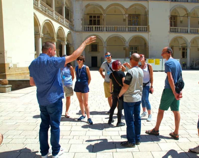 Krakow: Wawel Guided Tour - Cathedral and/or Castle - Meeting Your Guide at Kanonicza 25 and Getting Oriented Fast
