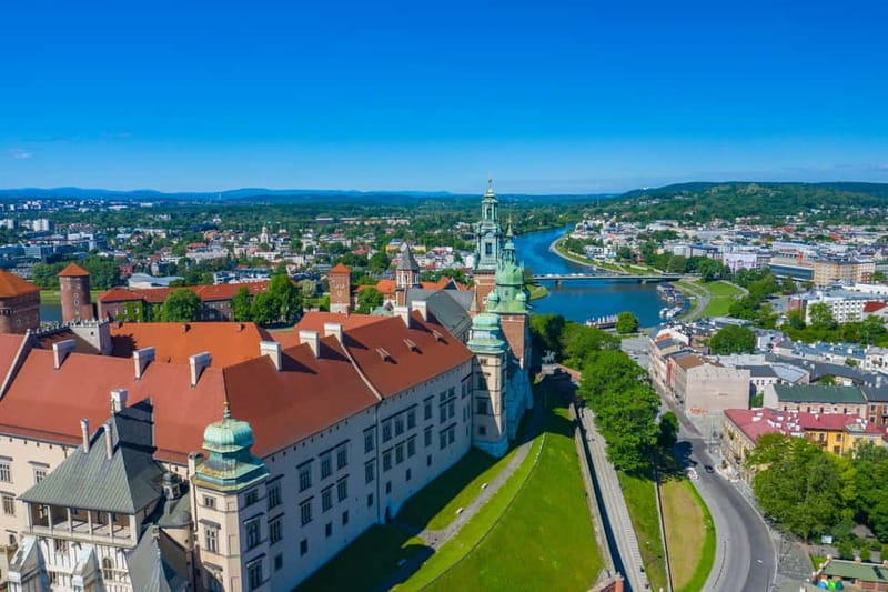 Krakow: Wawel Hill Audioguide Tour - Crown Treasury and Armory stops that set up the royal story