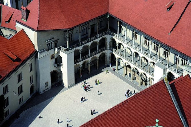 Krakow - Wawel Sightseeing of the Royal Hill - The Wawel Dragon Statue: Where the Legend Becomes a Walkable Ending