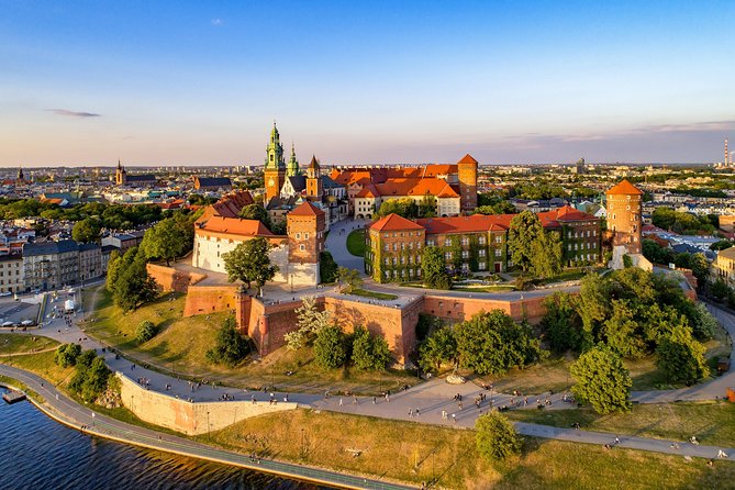 Krakow - Wawel Sightseeing of the Royal Hill - Chambers, Armaments, and Art Galleries: How to Think About the Extra Tickets
