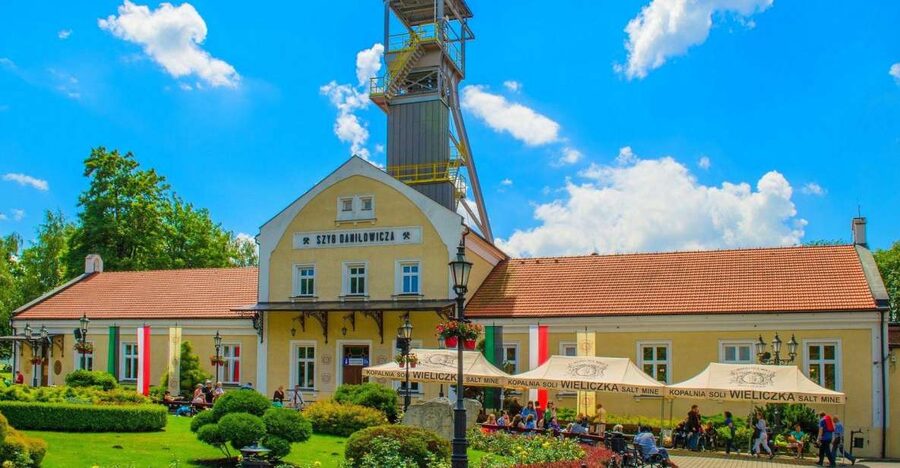 Krakow: Wieliczka Salt Mine Fast-Track Ticket & Guided Tour - Why the Wieliczka Salt Mine Feels Unusually Alive