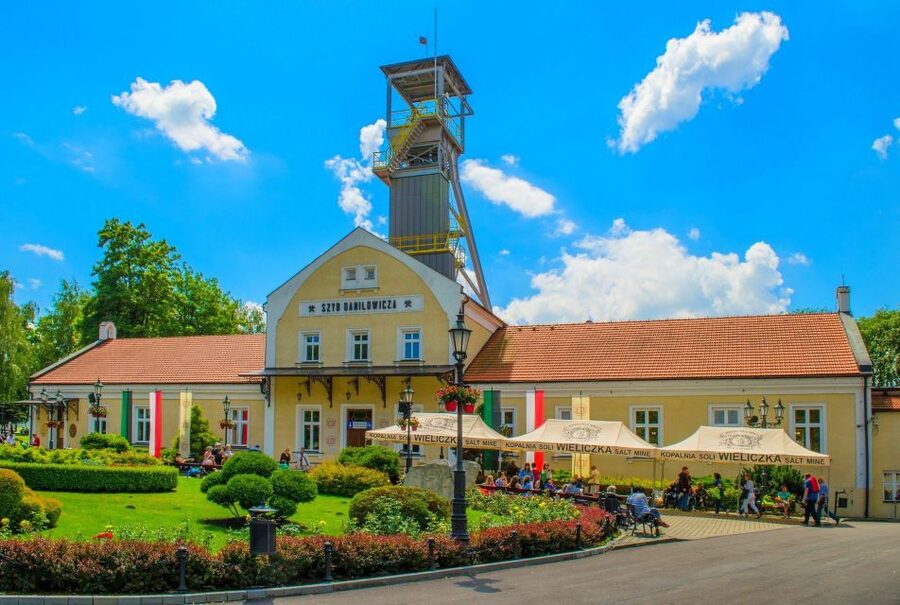 Krakow: Wieliczka Salt Mine Fast-Track Ticket & Guided Tour - Free Time After the Tour: Quick Photos, Limited Browsing