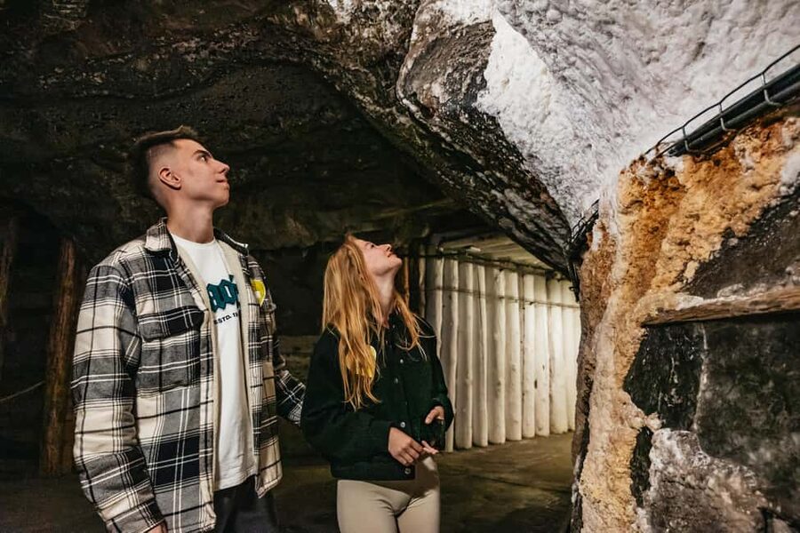 Krakow: Wieliczka Salt Mine Guided Tour - The Timing and Flow: 30 Minutes Each Way, About Two Hours Underground