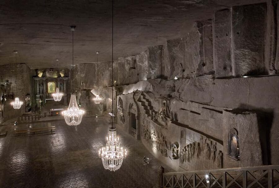 Krakow: Wieliczka Salt Mine Guided Tour & Tickets - Audio, group flow, and why “where you stand” matters