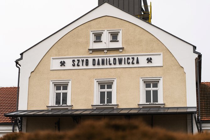 Krakow: Wieliczka Salt Mine Guided Tour with Pick-up options - What to pack and wear for a salt mine day