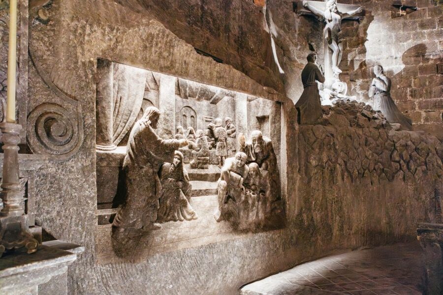 Krakow: Wieliczka Salt Mine Tour with Entry Ticket - Free Time Breaks and Photo Strategy Inside the Mine