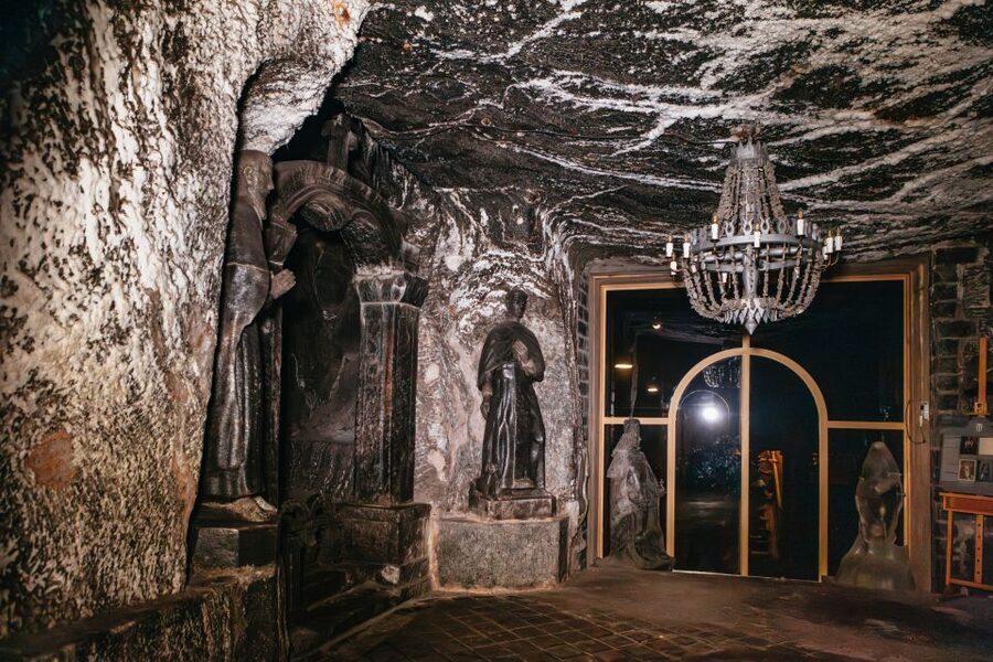 Krakow: Wieliczka Salt Mine Tour with Entry Ticket - Krakow to Wieliczka Transfer: Pickup Points, Ride Comfort, and When It Helps