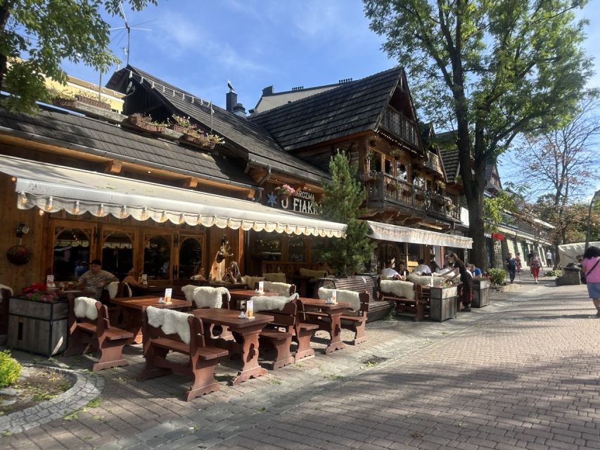 Krakow: Zakopane and Chochołowskie Bath Full Day Trip - Chochołów and the highlander hut experience, where the culture feels hands-on
