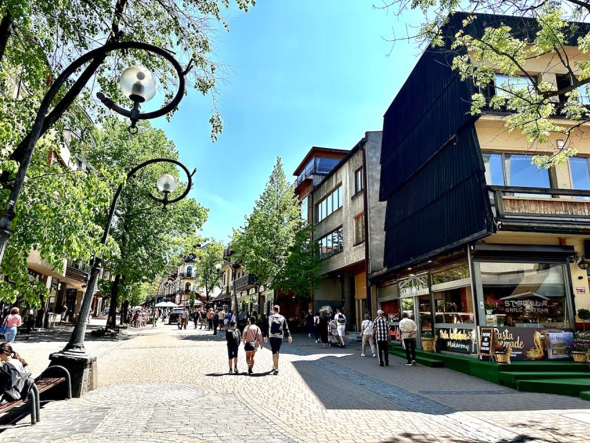 Krakow: Zakopane and Chochołowskie Bath Full Day Trip - The oscypek cheese and optional vodka stop, an easy win for food lovers