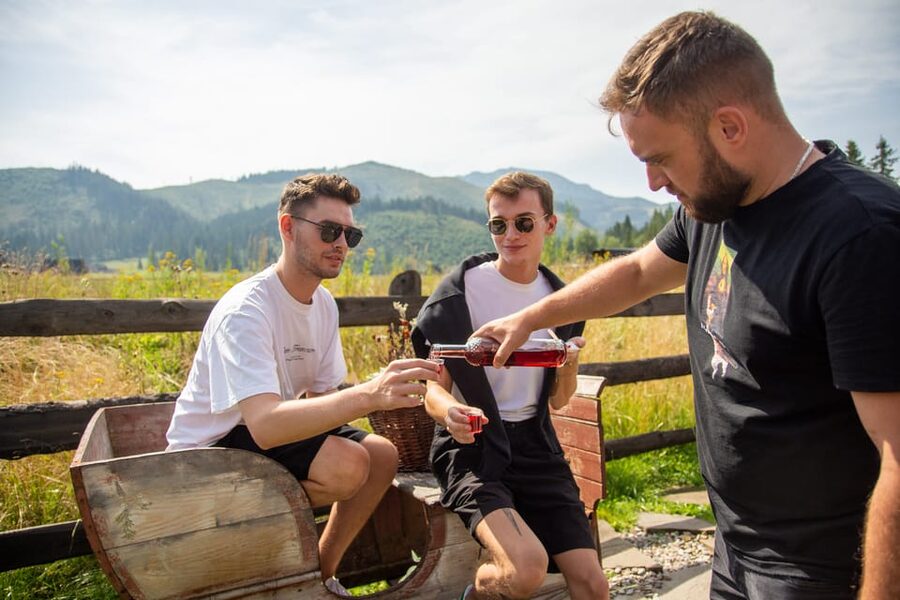 Krakow: Zakopane Tour with Cable Car, Tasting & Hotel Pickup - That First Traditional Photo Stop: A Quick Hit of Wooden Poland