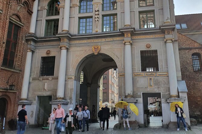 Main Town Gdańsk Walking Tour - Długi Targ Square: Neptune, Artus’ House, and a Fahrenheit Scale