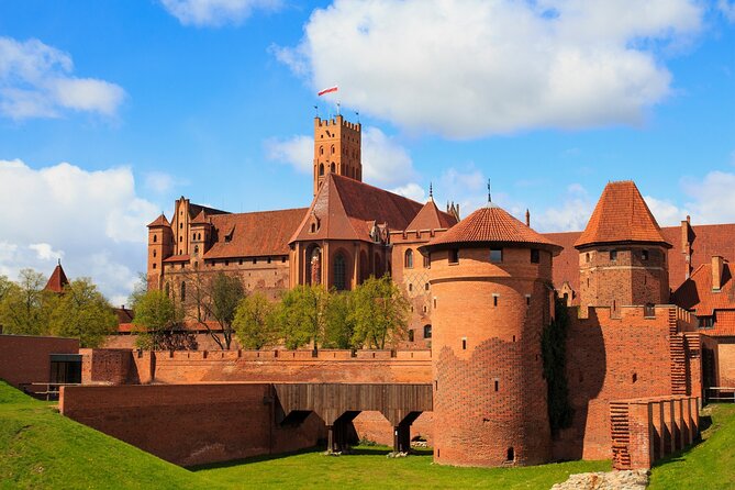 Malbork Castle Tour: 6-Hour Private Tour to The Largest Castle in The World - Key highlights to watch for