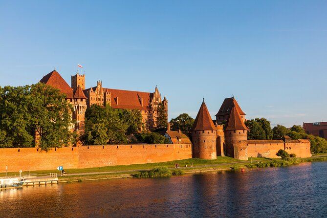 Malbork Castle Tour: 6-Hour Private Tour to The Largest Castle in The World - Why Malbork Castle feels like a medieval power plant