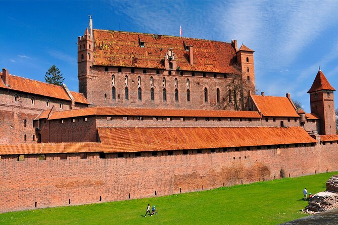 Malbork Castle Tour: 6-Hour Private Tour to The Largest Castle in The World - Price and value: what you are really paying for
