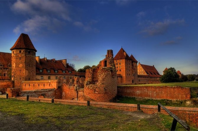 Malbork Castle Tour from Gdansk - Pickup from Gdansk at 8:00 am, and why it changes the whole day