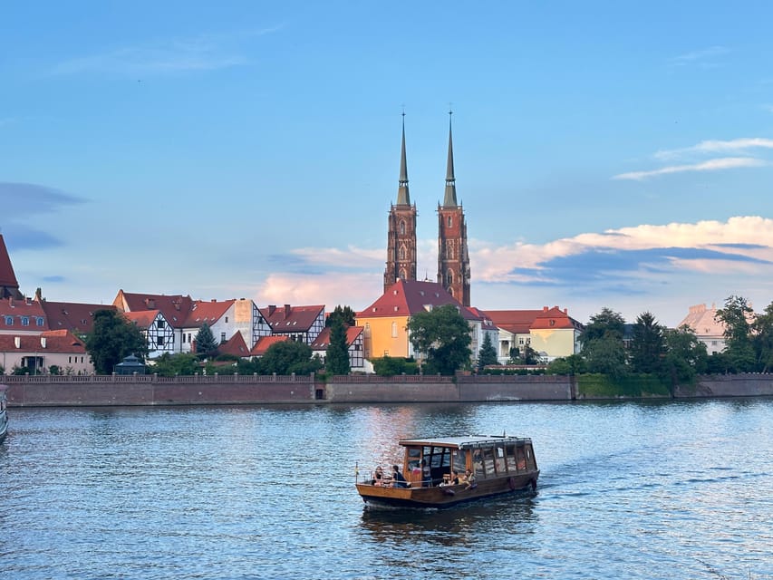 Night tour through Wroclaw - Market Hall, Sand Island, and Tumski Bridge: Seeing the River World