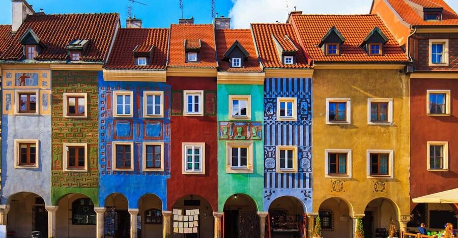 Old Town Poznan: Guided Walking Tour in English - Liberty Square and the Royal Castle area: power, identity, and trade routes