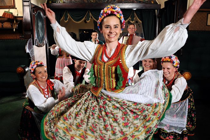 Polish Folk Show with 3 course dinner in Krakow legendary restaurant - Polish Folk Show + 3-course dinner in Krakow: what this night really is