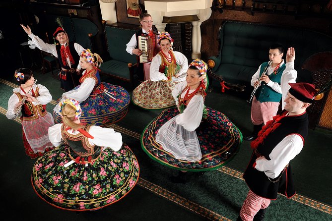 Polish Folk Show with 3 course dinner in Krakow legendary restaurant - The flow of the night: two 25-minute shows plus dinner