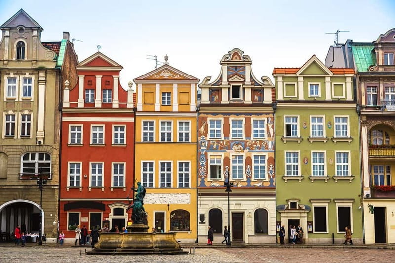 Poznan Old Town and Top Attractions Private Walking Tour - Poznań Old Town on foot, with a guide who sets the tempo