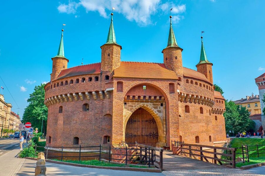 Private Krakow Tour: St. Mary’s, Cloth Hall & More - The Practical Stuff: Timing, Weather, and What to Wear
