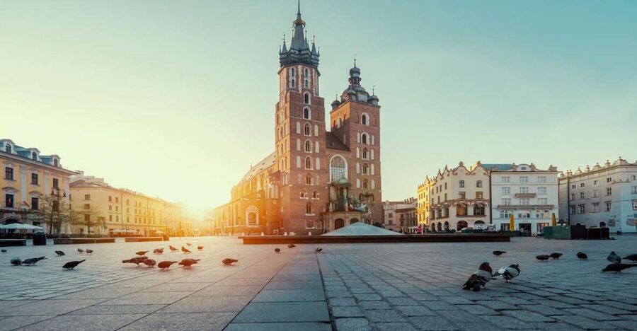Private Krakow Tour: St. Mary’s, Cloth Hall & More - Language Options and the Real Value of a Guide Who Can Explain