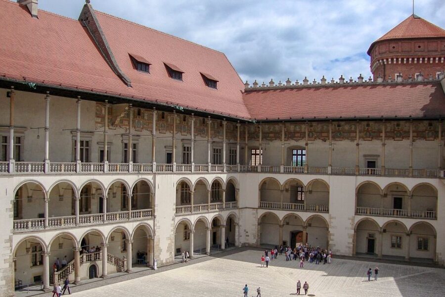 Skip-the-Line Wawel Castle Chambers Private Tour - Why Wawel Castle matters, and why a guide changes everything