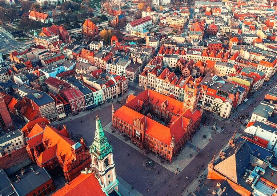 Small-Group Tour from Warsaw to Torun with Lunch - Warsaw pickup to Toruń Old Town, what the day feels like