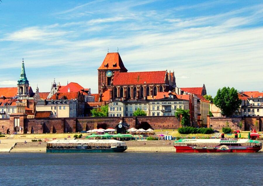 Small-Group Tour from Warsaw to Torun with Lunch - Holy Spirit’s Church and St. Mary’s, stained glass and centuries of use